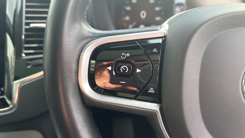 Volvo Xc90 2.0 B5P [250] R DESIGN 5dr AWD Gtron Petrol Estate